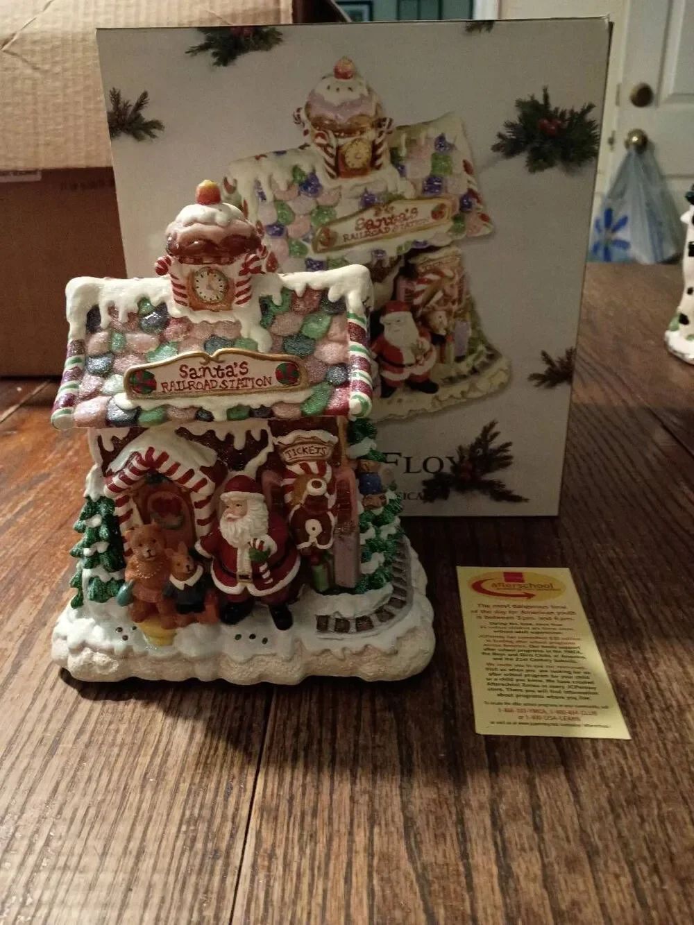 Fitz & Floyd Candy Lane Santa Railroad Station Christmas Music Box Silent Night
